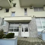 Savanovic Sa Garazom Apartman *